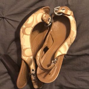 Tan 👡Coach 👡 pumps.